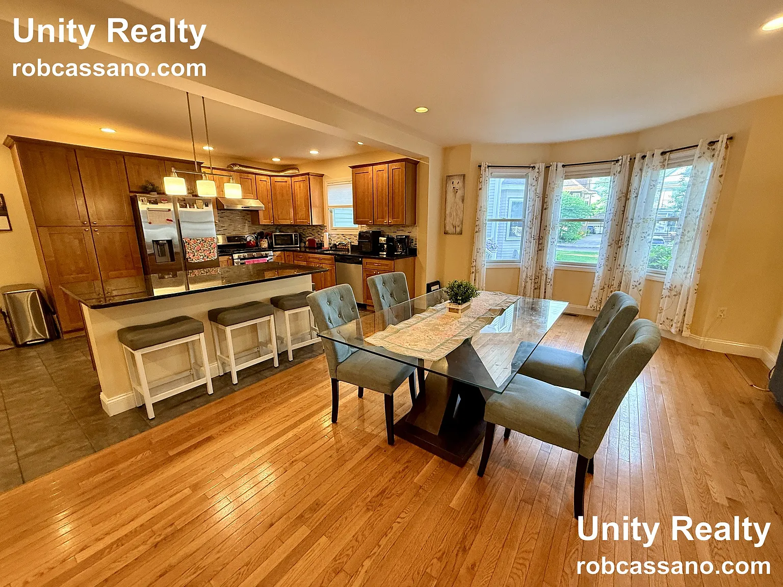 3 bed, 2.5 bath, 2100 sqft, $4,300 — Photo 3