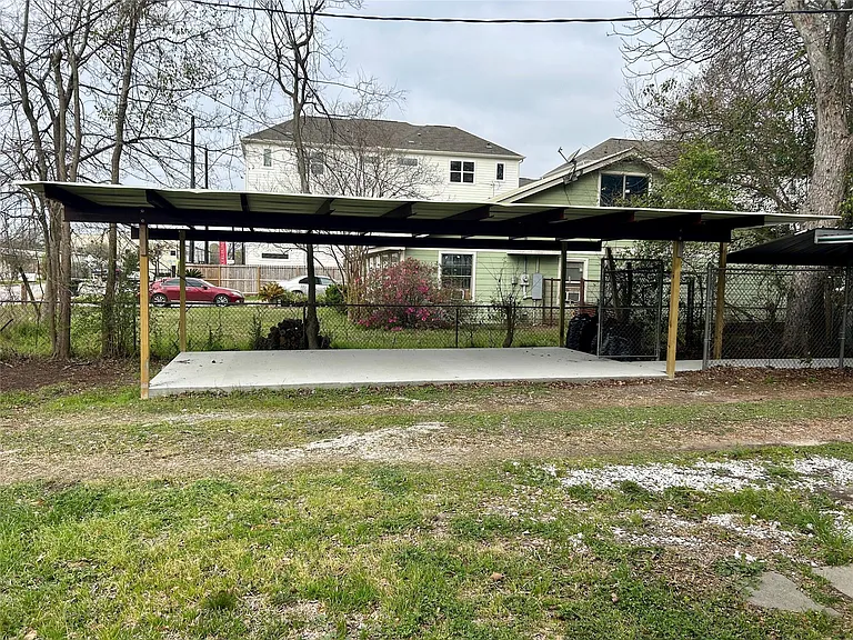 8510 Vogue Ln #B — Photo 13