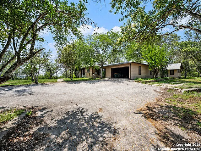 932 Toepperwein Rd — Photo 4