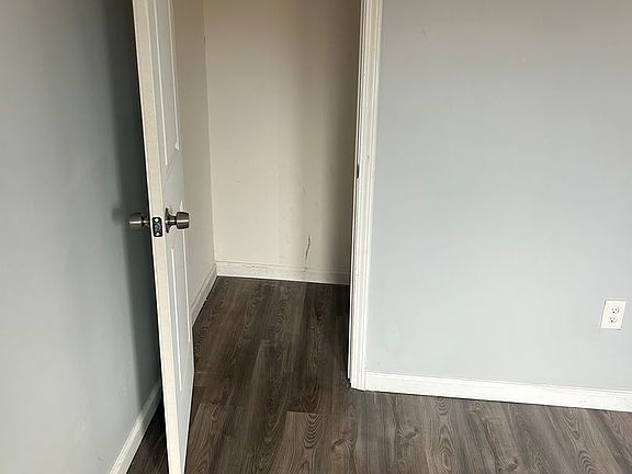 3rd image of 17568-70 Lakeshore Blvd #12