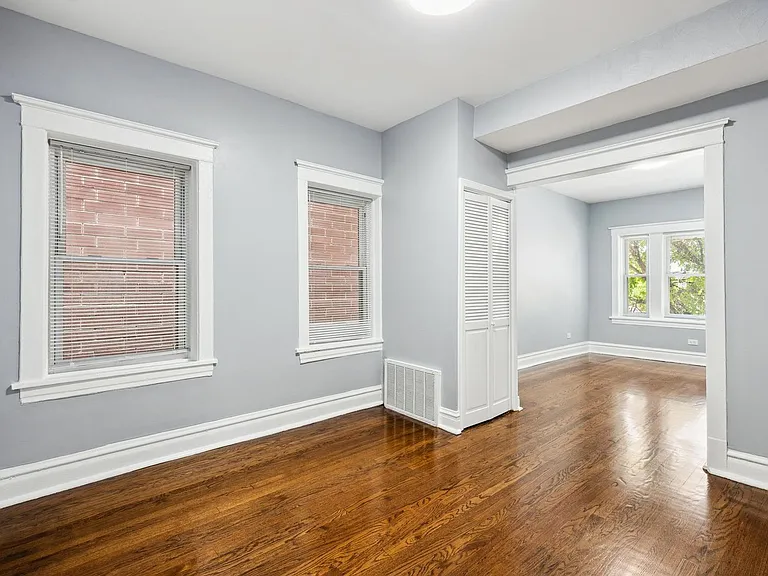 1341 N Ashland Ave — Photo 4
