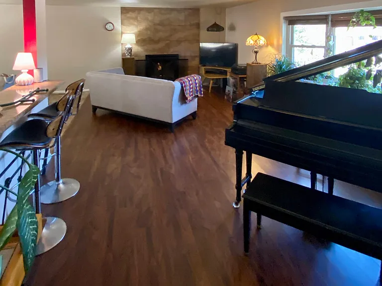 2722 Flintridge Dr — Photo 10
