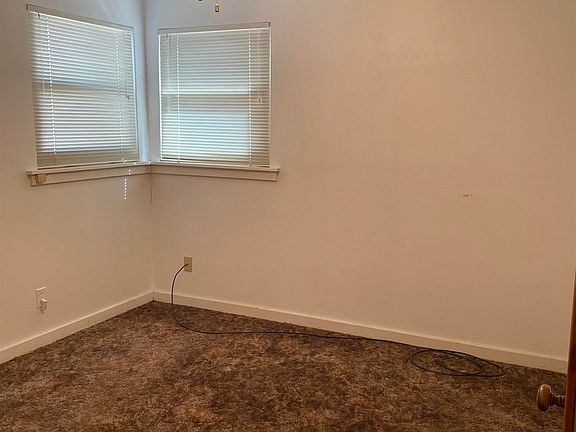5th image of 1012 Dogwood Ln