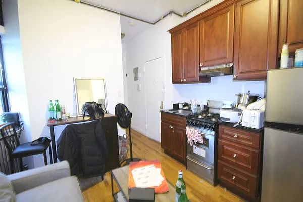 Rented by Dynamik Realty | media 25