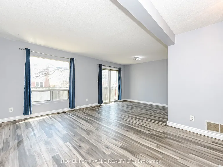 72 Carleton Pl #72 — Photo 28