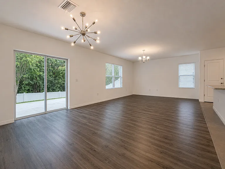 1016 Ashentree Dr — Photo 6
