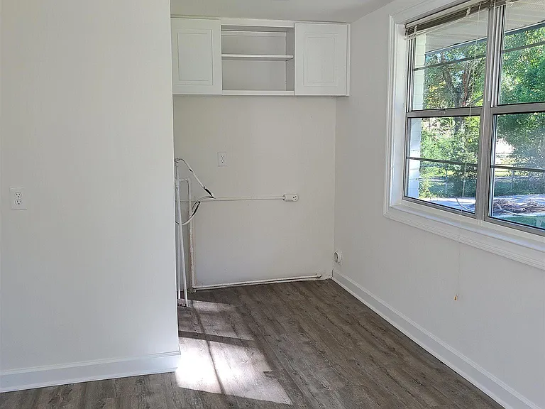 1301 W Lee St — Photo 17