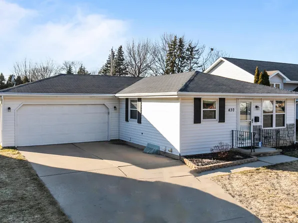 430 Suburban Dr, De Pere, WI 54115
