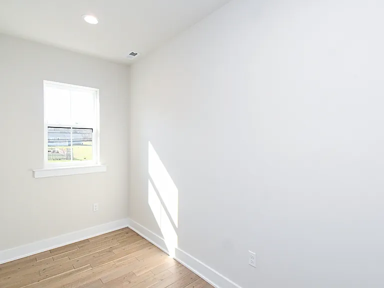 51 W Clymer Ave — Photo 9