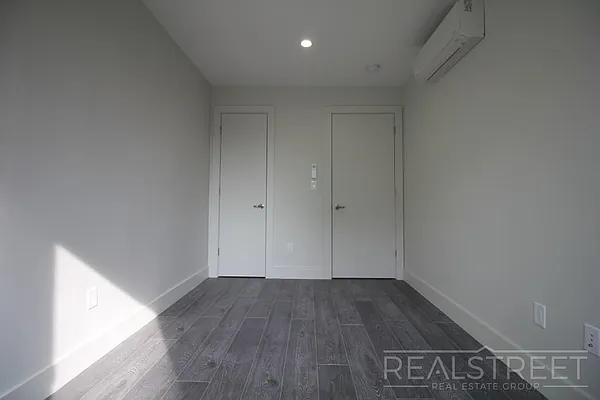 Rented by Real Street Inc | media 3