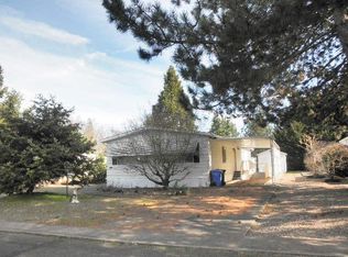 1895 Parkdale Dr, Grants Pass, OR 97527