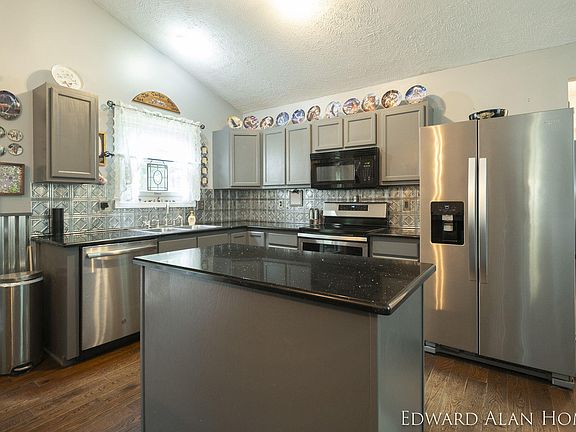 4th image of 2694 63rd St