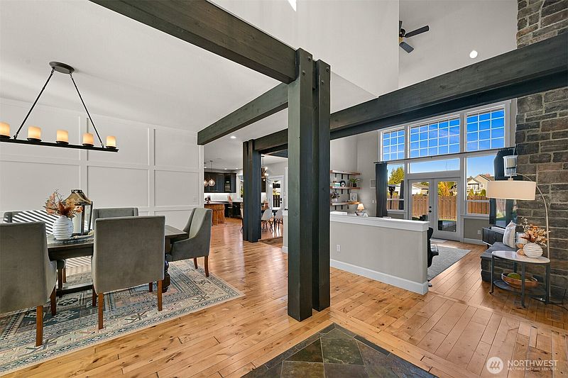 5th image of 1336 W Park St.