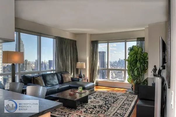 Sold by Metropolitan Property Group | media 3