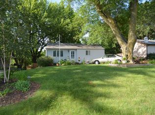 940 Amos Ave, Des Moines, IA 50315