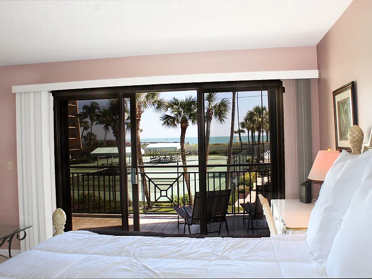 3939 Ocean Dr — Photo 6