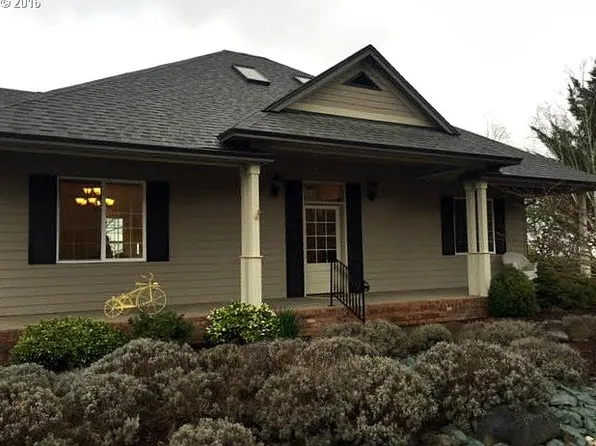 1260 NE Granite Ridge St, Roseburg, OR 97470
