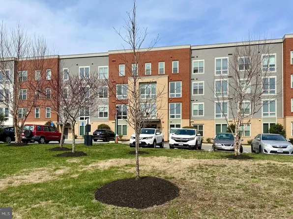 6107 Fairview Farm Dr #202, Alexandria, VA 22315