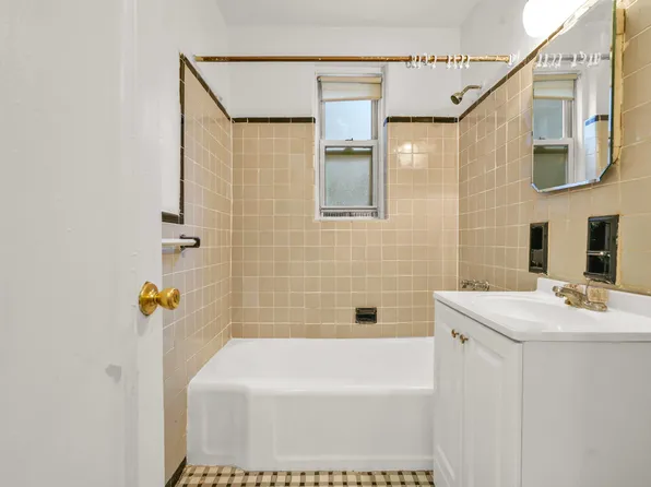 106-15 Queens Boulevard image 20 of 22