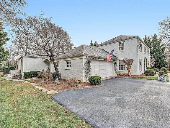 3rd image of 2222 Sewell Ln SW