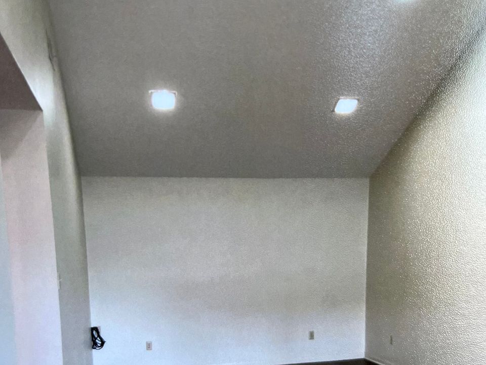 1st image of 1435 W Fairmont St #1435