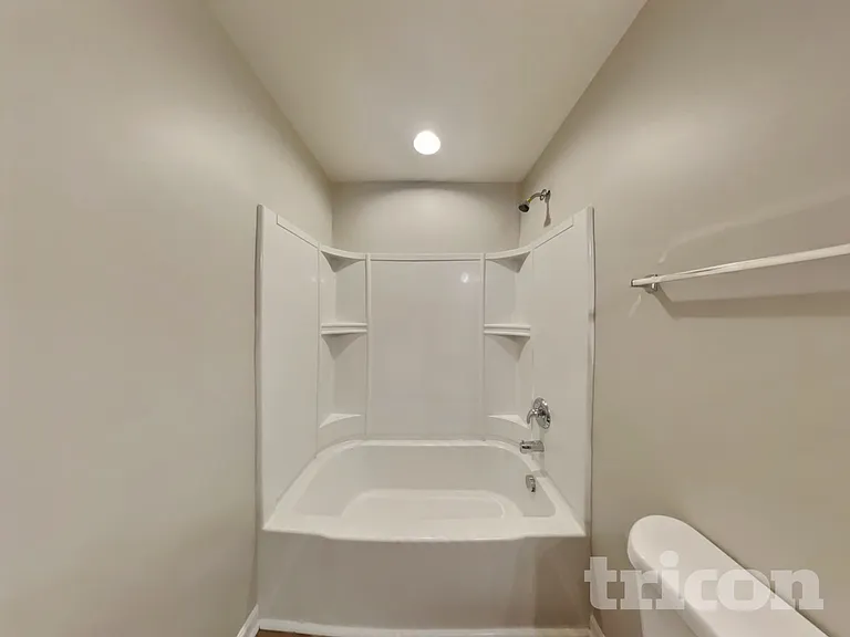 2640 Jordan Ridge Dr — Photo 17