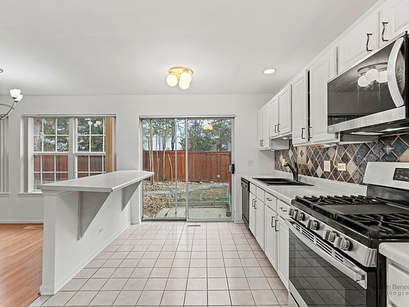 3rd image of 329 Bloomfield Ct