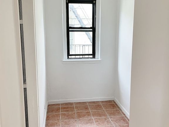 3rd image of 2168 35th St APT 5B