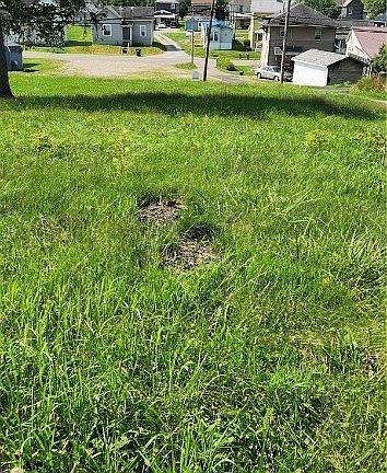 4th image of 2224 Bishard Ave