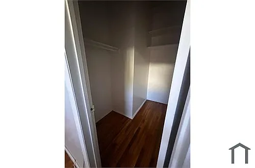 18 N Broadway Photo 1