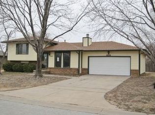 5520 S Mosley Ct, Wichita, KS 67216