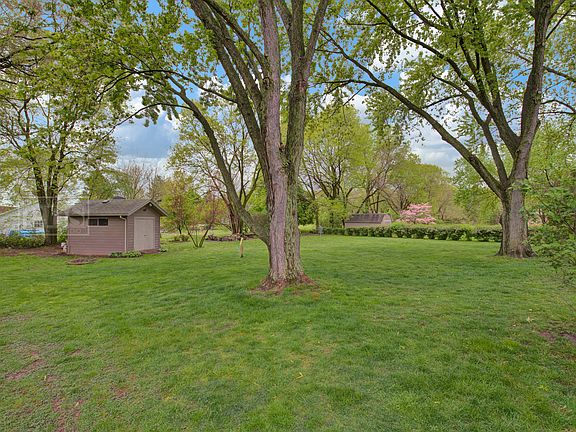 3rd image of 24052 Lakeview Dr