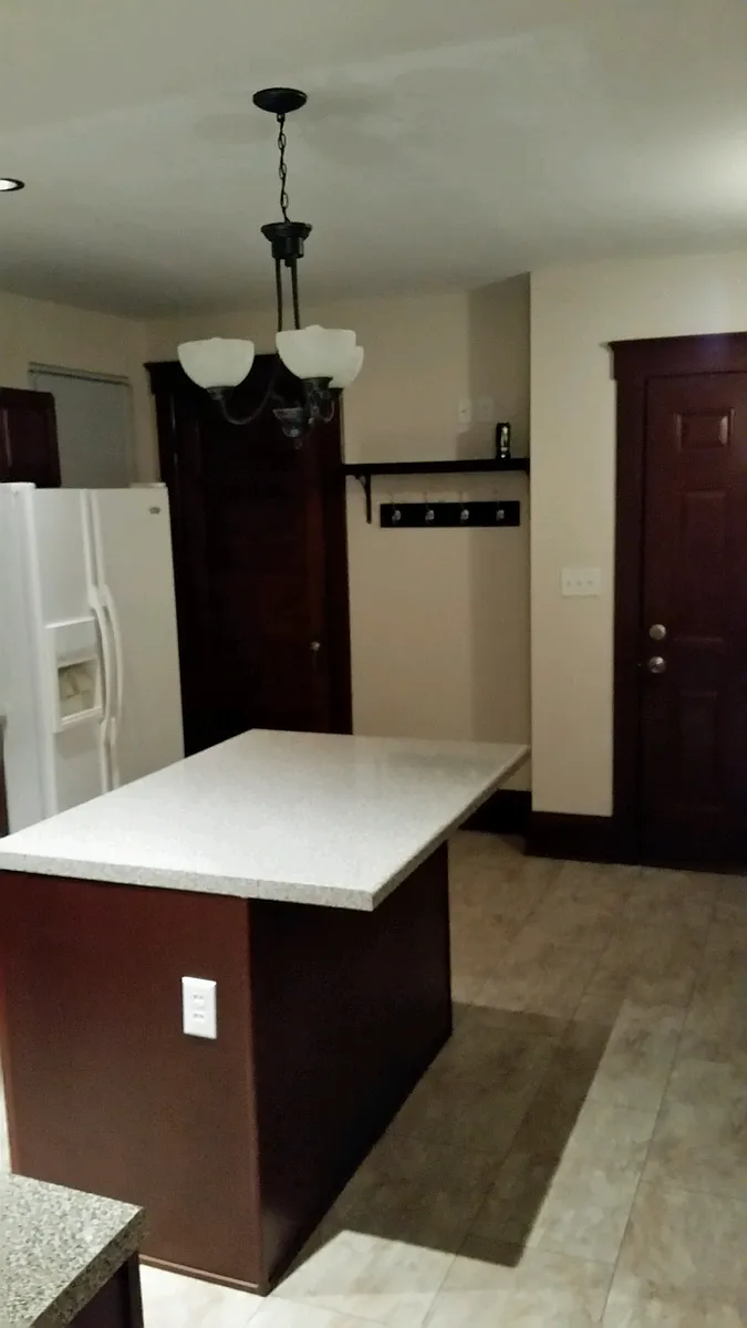 Building Photo - 17 Elm St #2