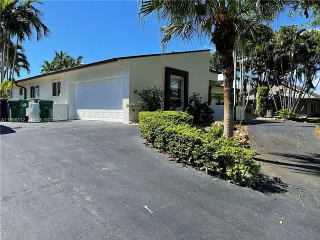 7940 SW 173rd Ter — Photo 10