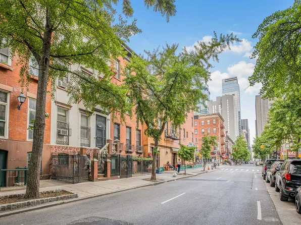 405 West 46th Street image 14 of 15