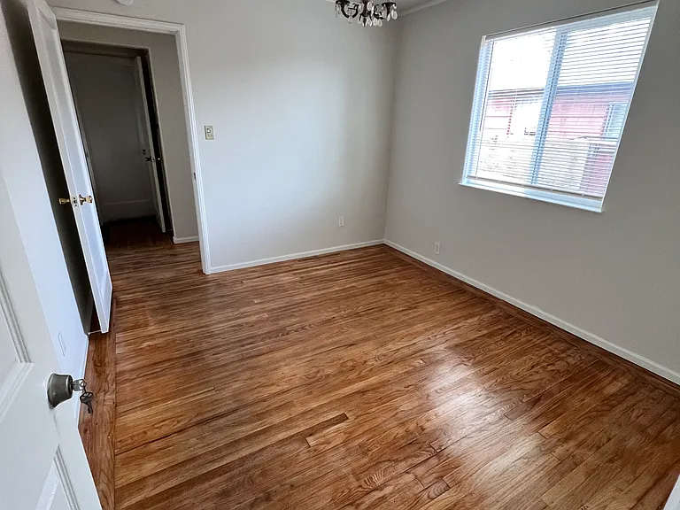 1472 Pacific Ave — Photo 4