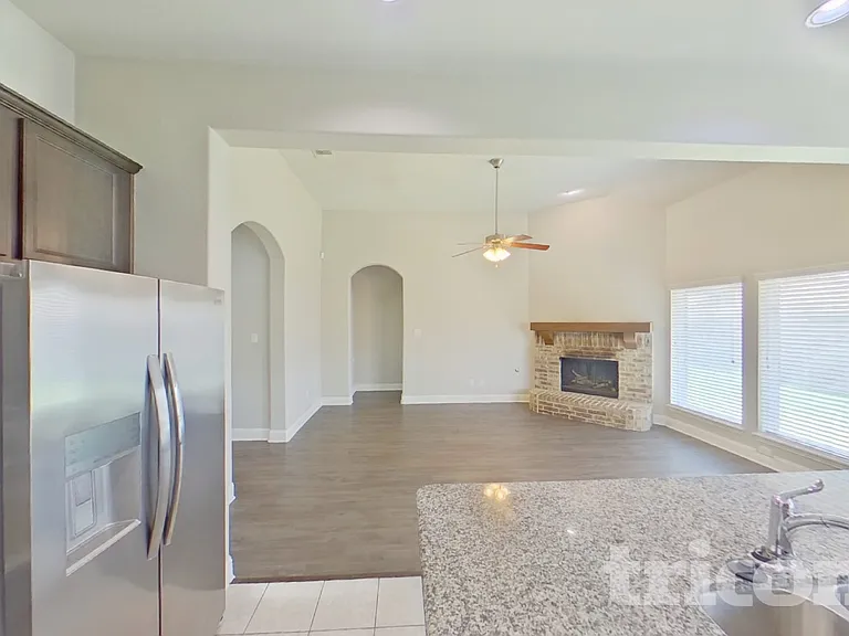 513 Alice Ln — Photo 8