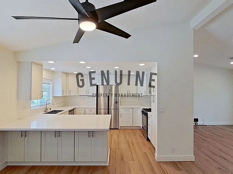 1008 England St — Photo 8