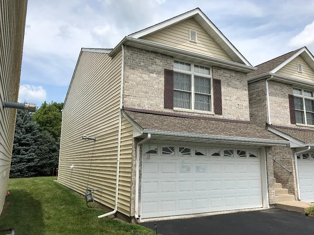 1503 Stonefield Dr photo 1