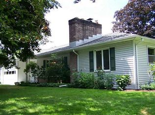 79 Hillcrest Dr, Penfield, NY 14526