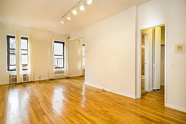 Rented by Century 21 Metropolitan