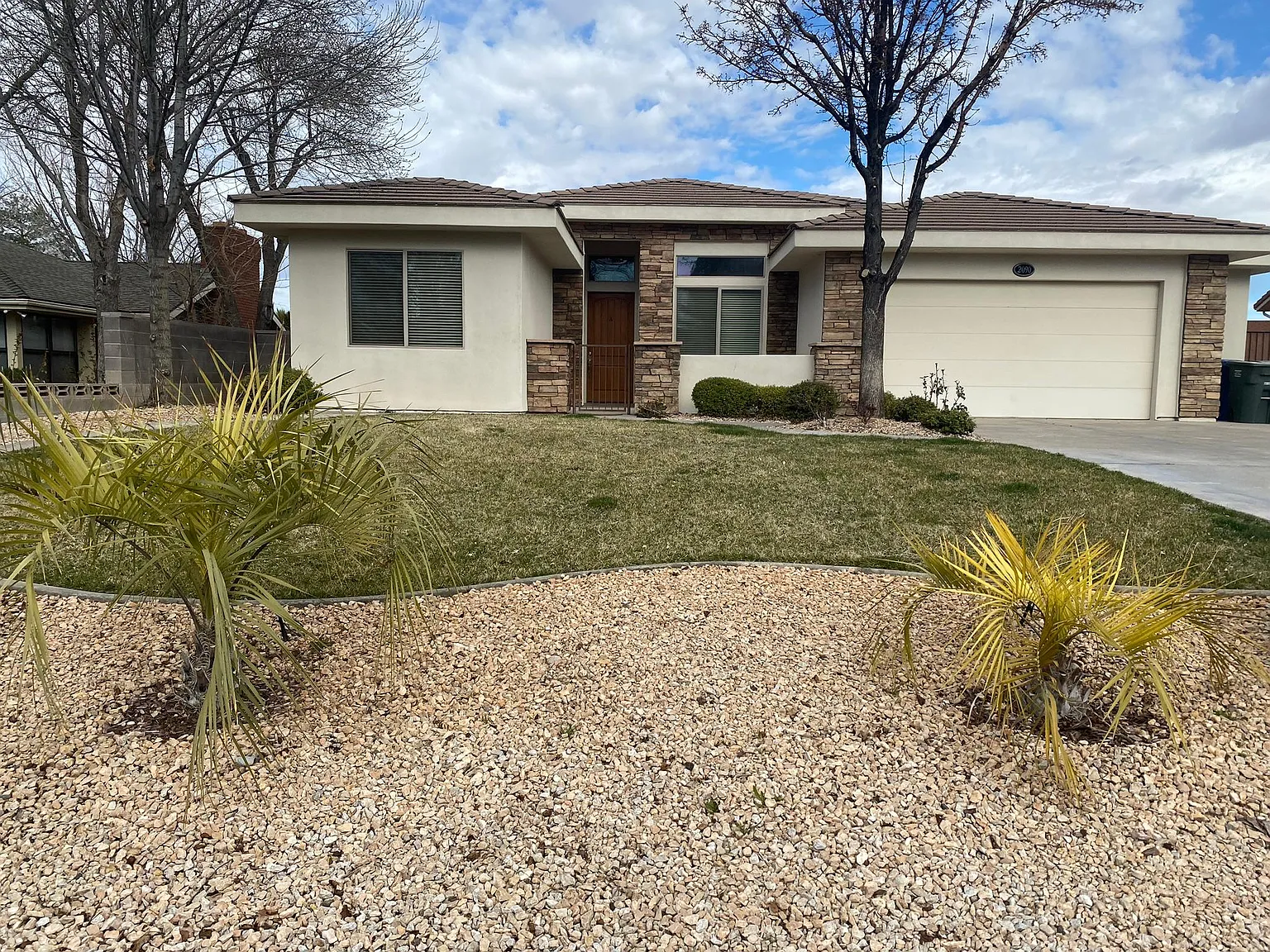 4 bed, 2235 sqft, $2,950 — Photo 1