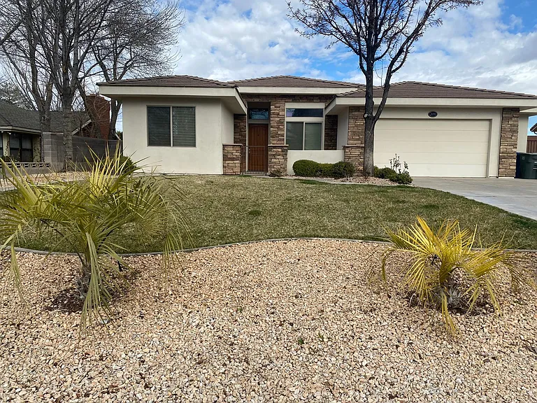 2090 S Belford Pl — Photo 1