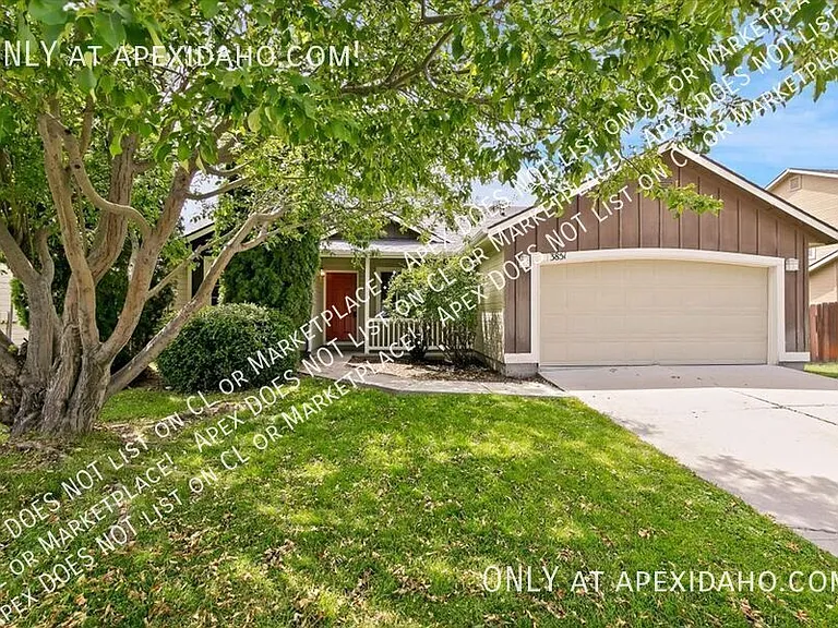 3851 N Lezana Ave — Photo 1