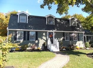 43 Mayflower Rd, Woburn, MA 01801