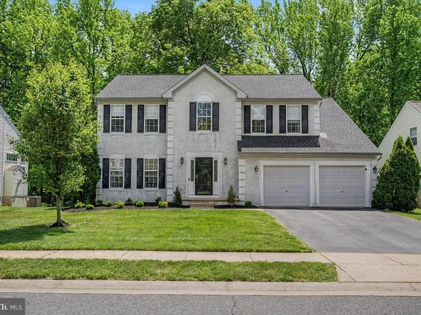 6 Stirling Dr, Newark, DE 19702
