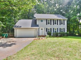 5909 Peaceful Glen Dr, Pfafftown, NC 27040