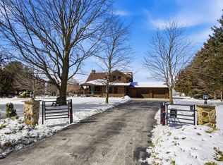 10585 Timberview Dr, Anamosa, IA 52205