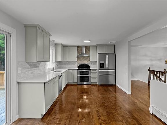 5th image of 39 Circlewood Dr
