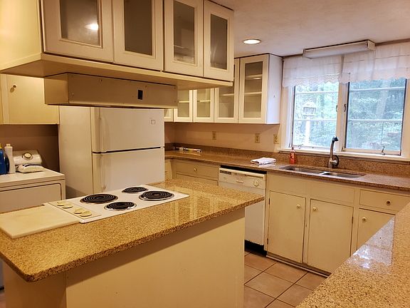 Basement kitchen 